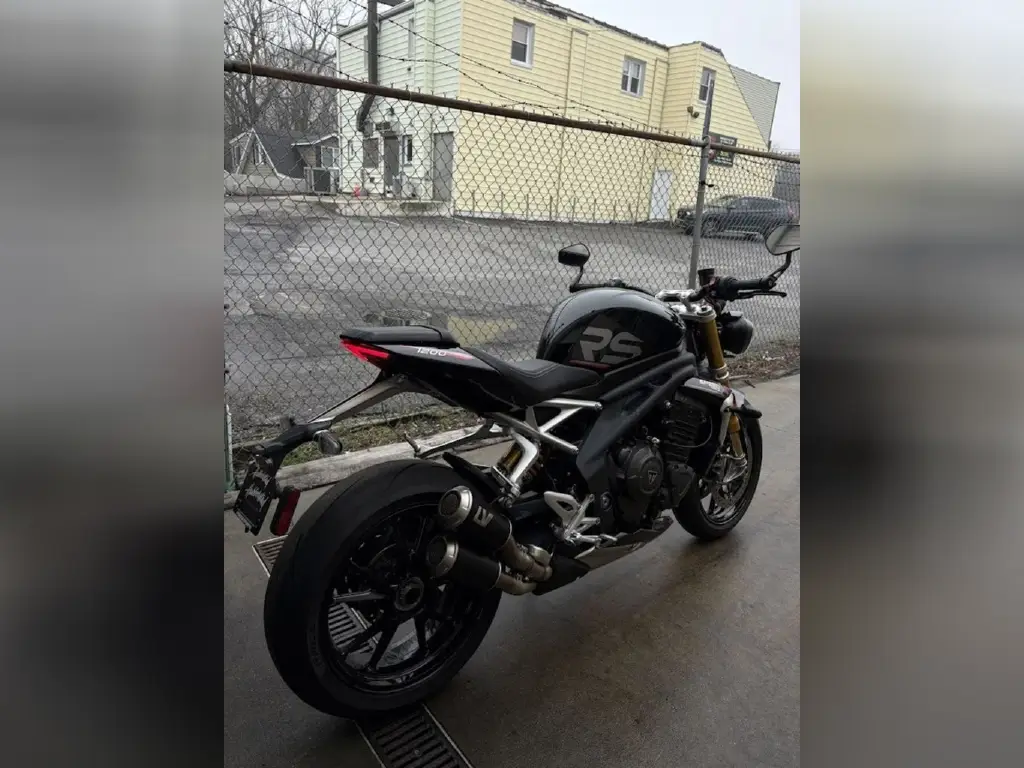 Speed Triple RS Matt Black
