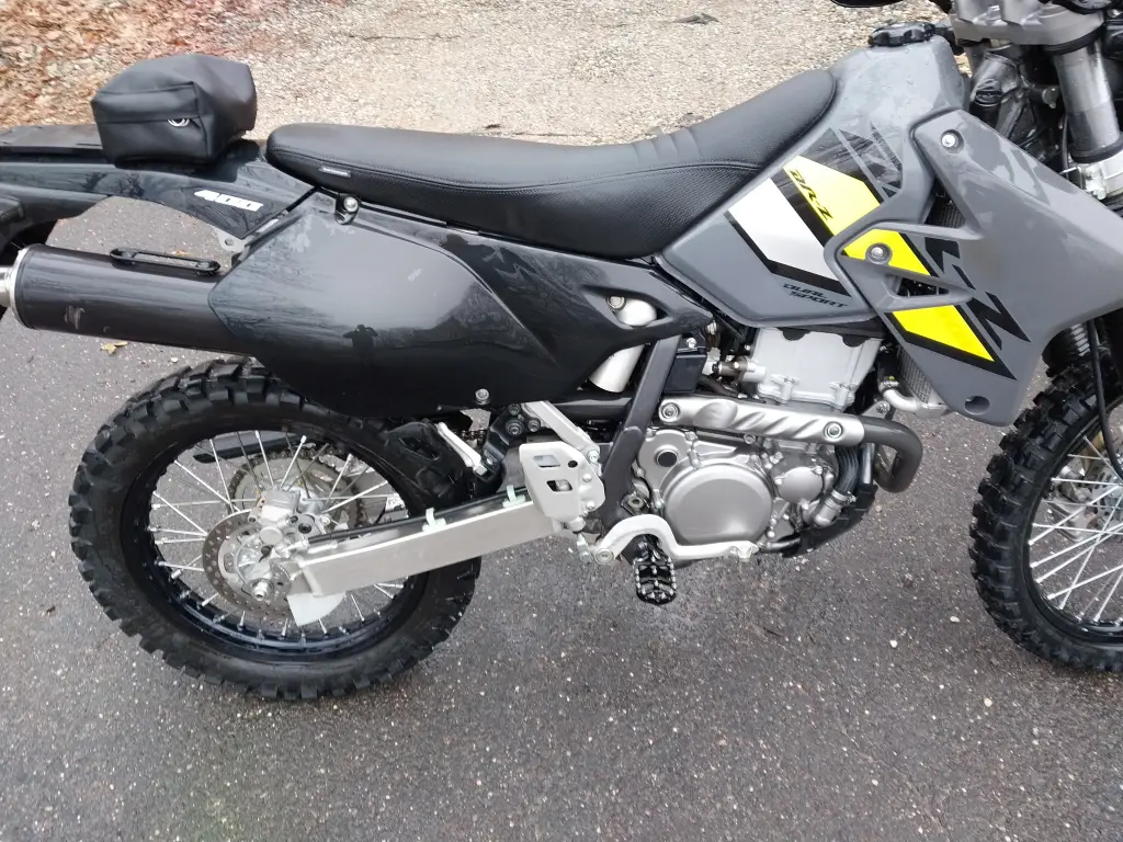 Suzuki DR-Z4S 1 Suzuki DR-Z4S