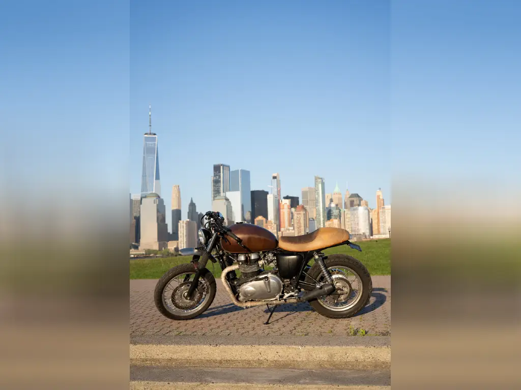 Triumph Thruxton 900 1 Triumph Thruxton 900