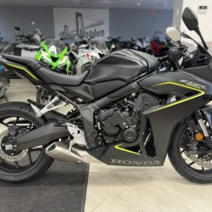 Honda CBR650R E-Clutch | Clutchless Sportbike